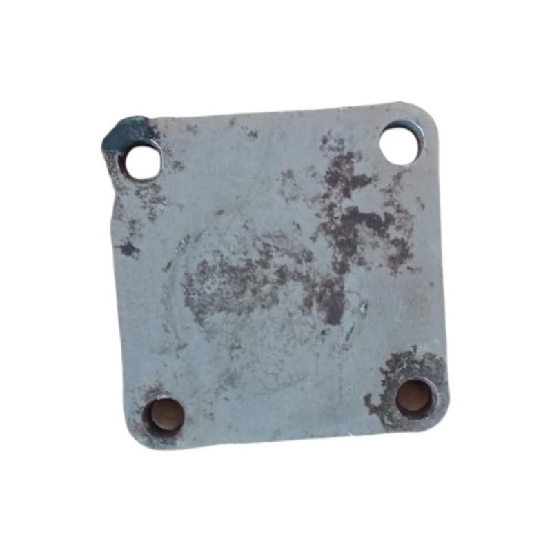 Tapa Bomba Motor Kubota V2203 Bobcat 753