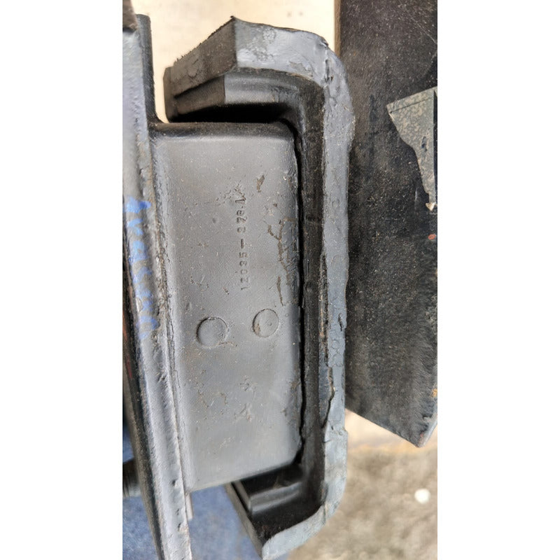 Soporte Base Motor Trasero Hino 500 1018 Piloto