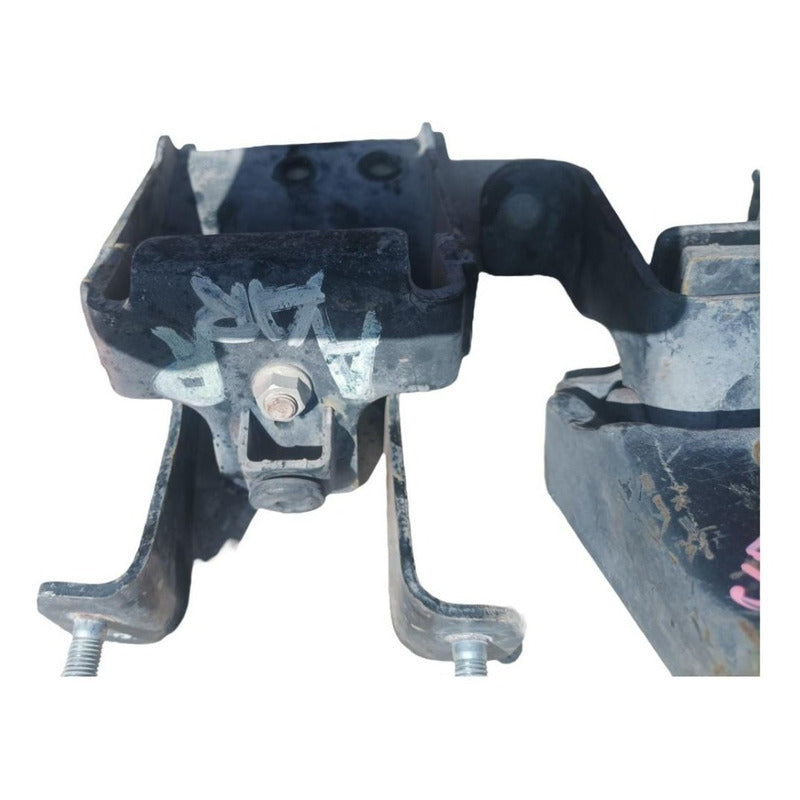 Soporte Base Tacón Hule Transmision Caja Velocidades Isuzu