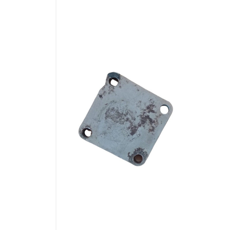 Tapa Bomba Motor Kubota V2203 Bobcat 753