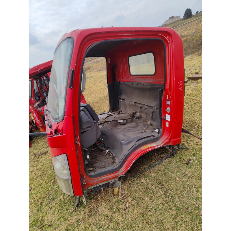 Cabina Isuzu Elf 300 Año 2010
