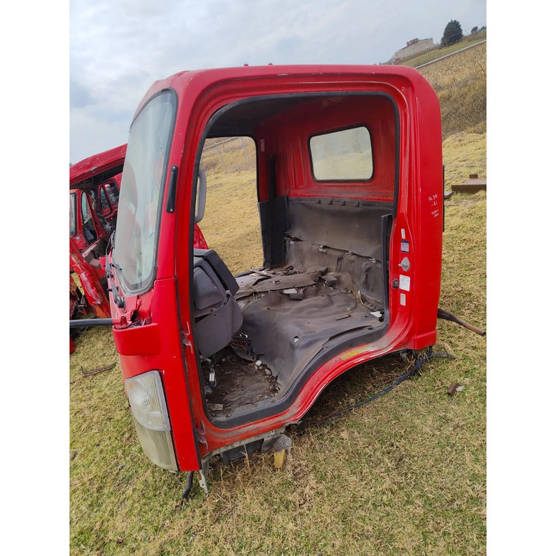 Cabina Isuzu Elf 300 Año 2010