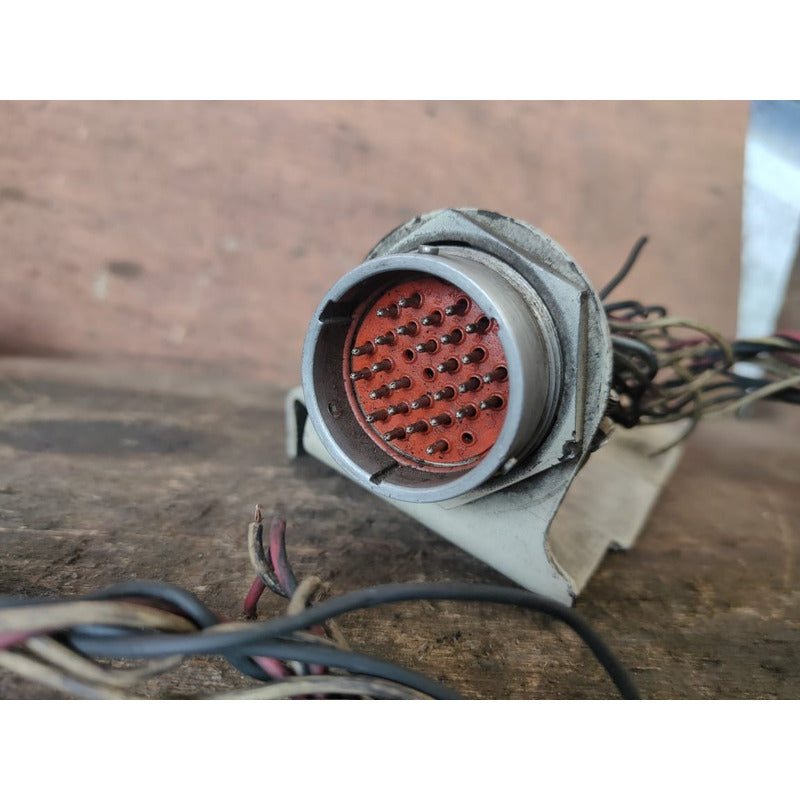 Conector De Cabina Volvo Motor Cummins Isb