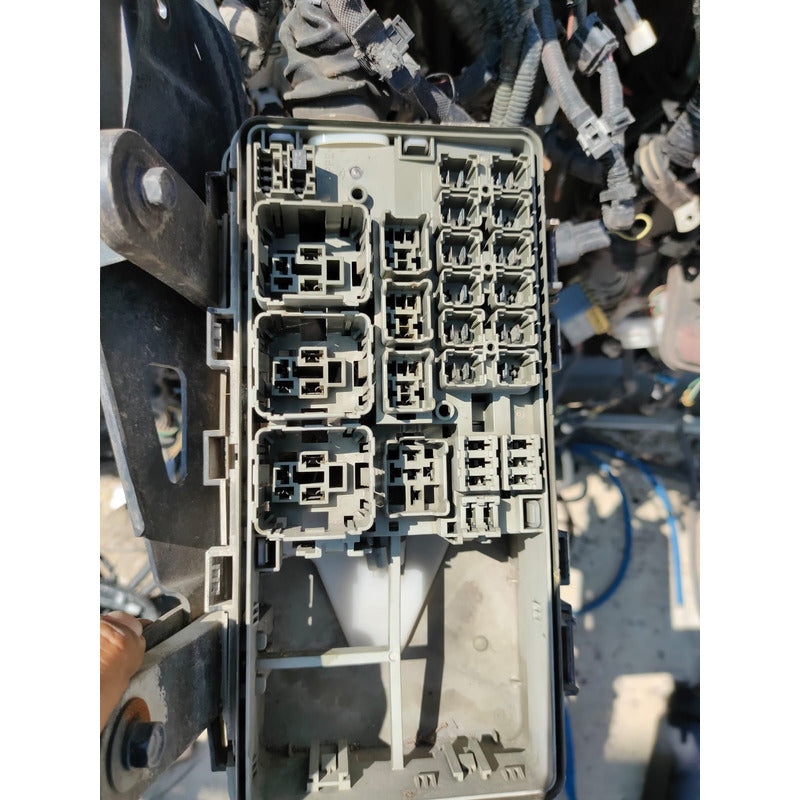 Arnés Conector Modulo Caja Fusibles Isuzu 4jj1 Elf 200 300