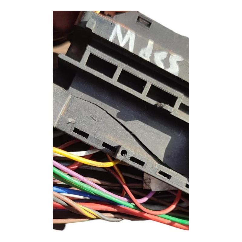 Conector Módulo Motor Mercedes Benz 906 Detalle