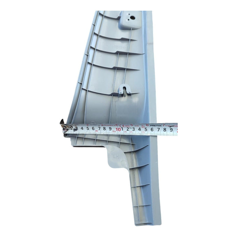 Moldura Poste Piloto Cabina Isuzu Elf 300 18-23 Blanco