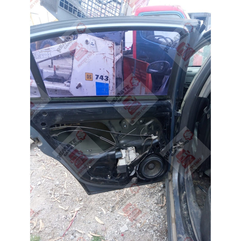 Puerta Izquierda Trasera Vectra 2003 V6 3.2