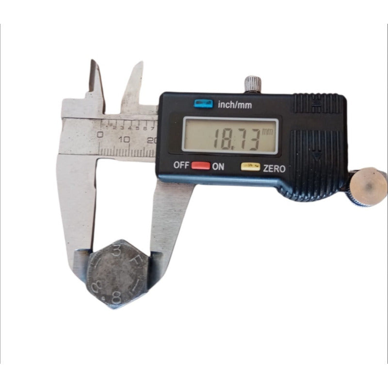 Tornillo 3f 8.8 37mm Motor Kubota V2203 Bobcat 753