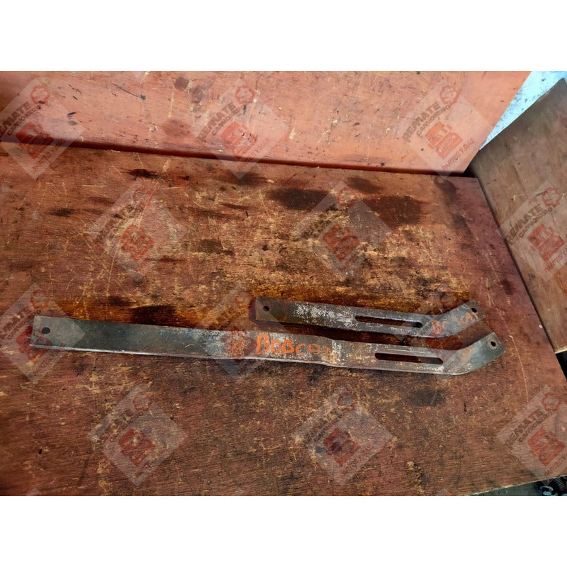Base Soporte Placa Ajustador Alternador Minicargador Bobcat