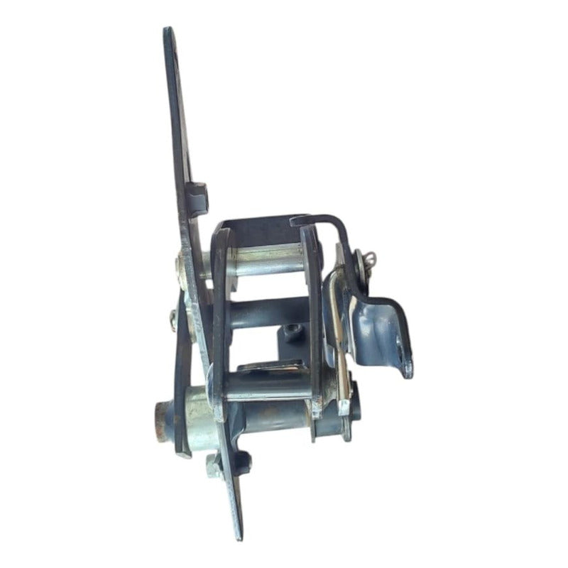 Base Soporte Gancho Cabina Hino 300 816 716 Año 2021
