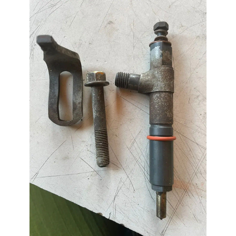 Inyector Motor Kubota V2203 Sujetador