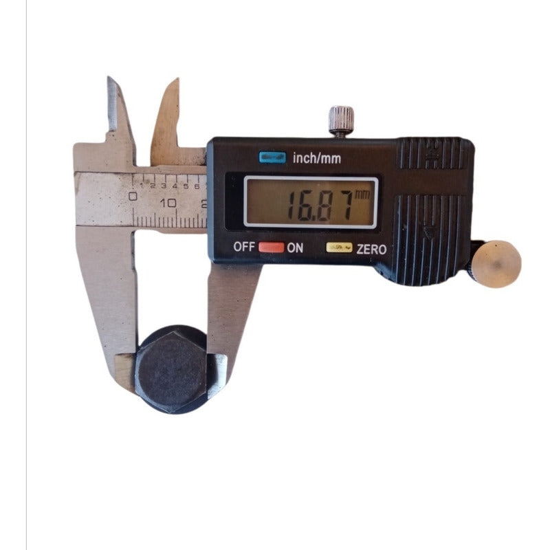 Tornillo Motor Kubota V2203 Bobcat 753 Corto 4cm