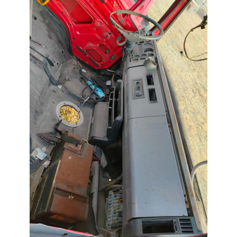 Cabina Freightliner Fl70 Año 2000