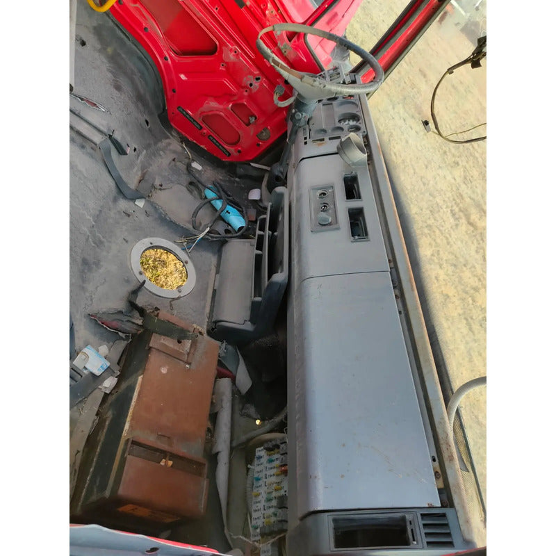 Cabina Freightliner Fl70 Año 2000