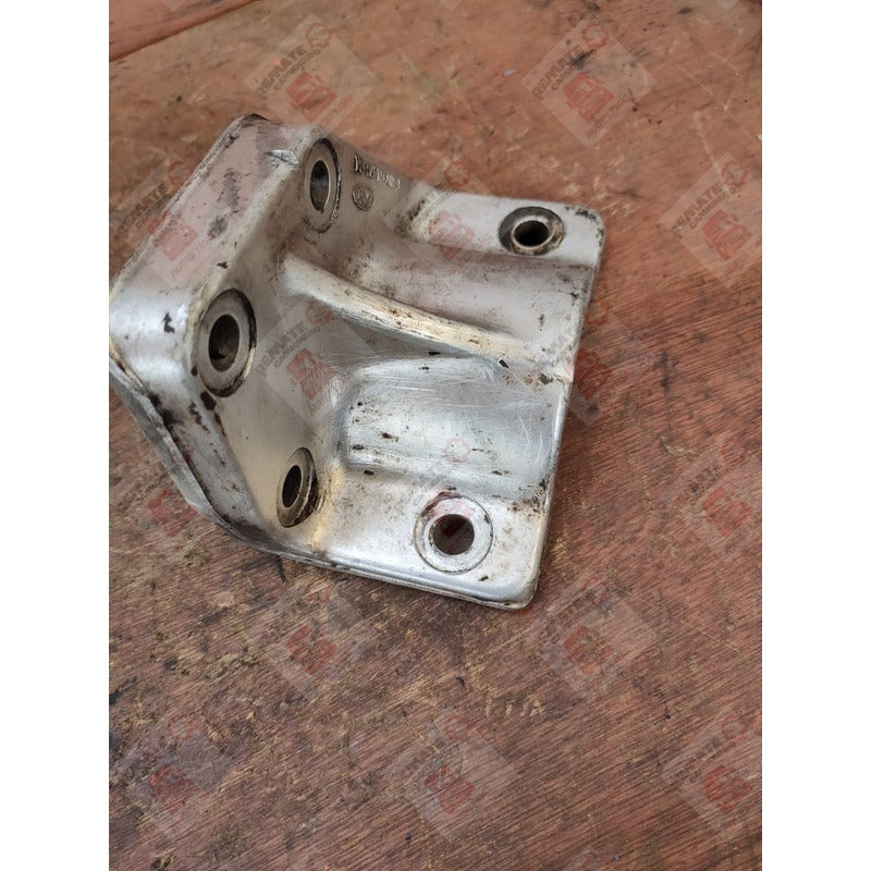 Soporte Oreja Coraza Motor Cummins Camión Ford F700 (par)