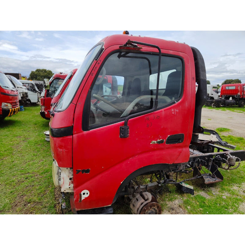 Cabina Hino 300 816 716