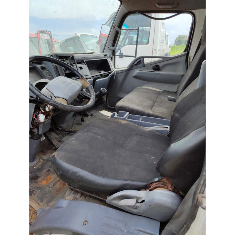 Isuzu Elf 400 450 500 Cabina Detalle