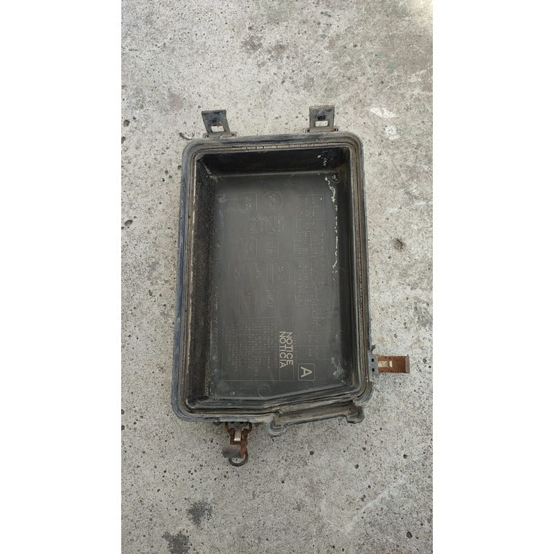 Tolva Cubierta Tapa Fusibles Hino 300 816 716