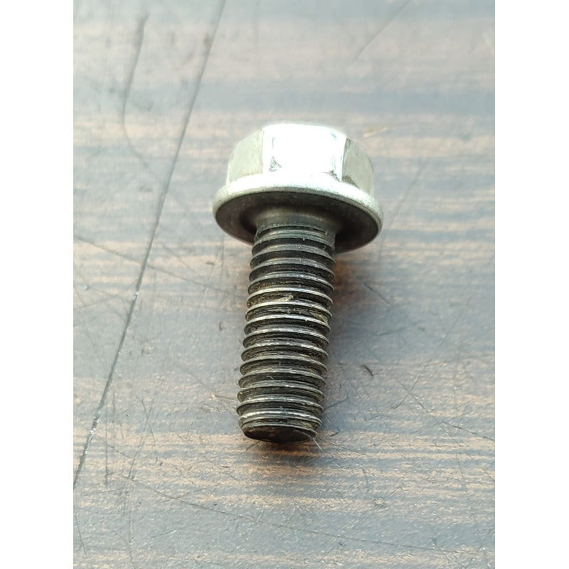 7 Tornillos Bomba Agua Hino 300 816 716
