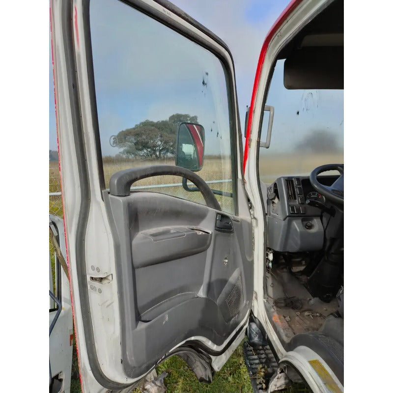 Cabina Isuzu Elf 300 Año 2011