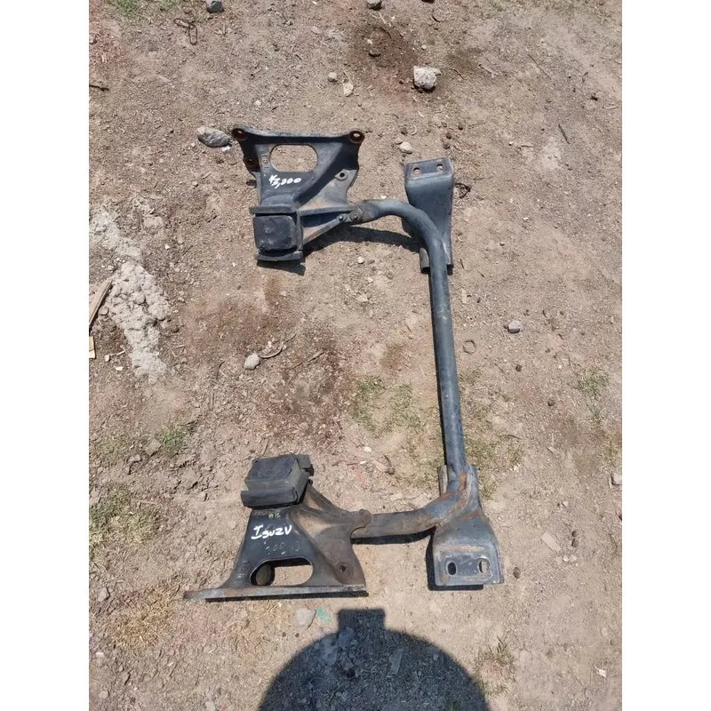Soporte De Motor A Chasis Isuzu 4hk1 450 Año 2010