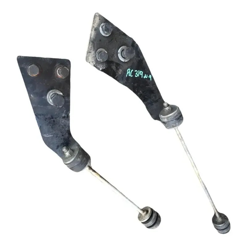 Soporte Base Tirante Radiador Freightliner M2 Par