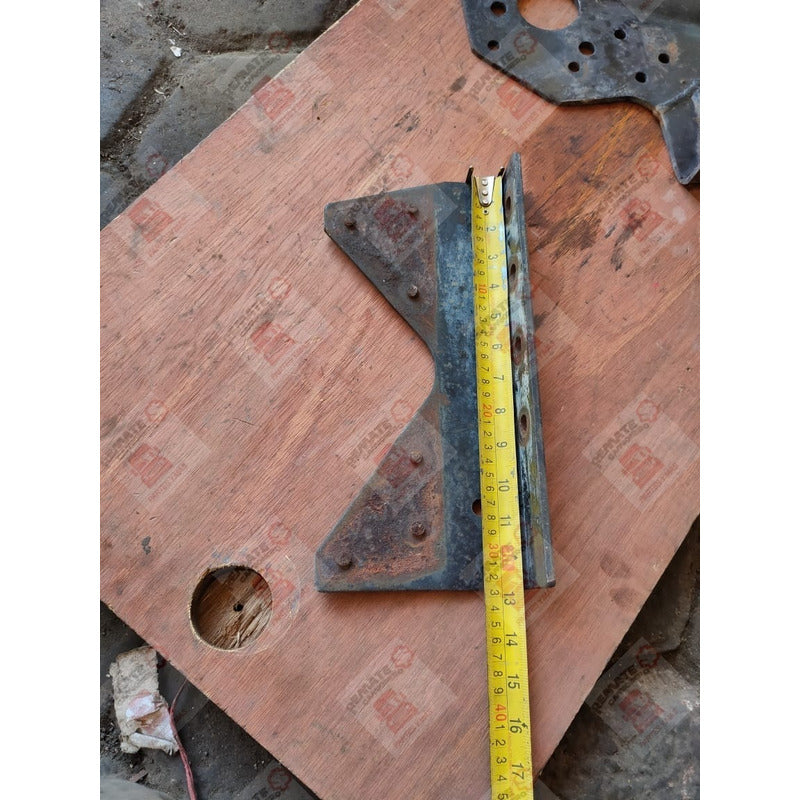 Soporte Base Estribo Tanque Diésel Volvo Vnl Camión