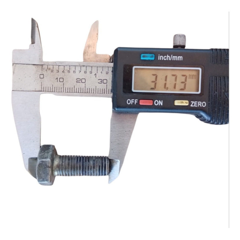 Tornillo F3 8.8 31mm Motor Kubota V2203 Bobocta 753