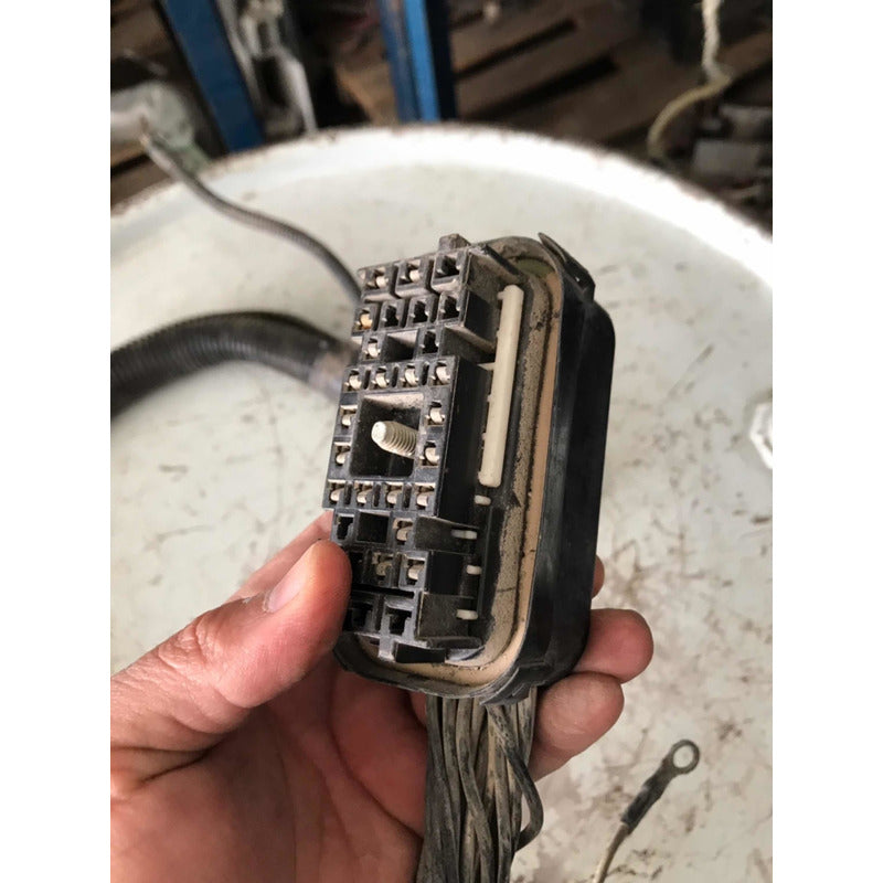 Conector De Cabina Volvo Vnl Tractocamion