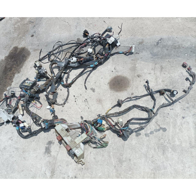 Arnes Caja Tablero Fusibles Interior Cabina Hino 300 514 414