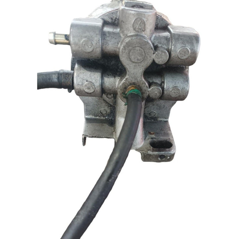 Base Soporte Filtro Diesel Motor Kubota V2203 Detalle