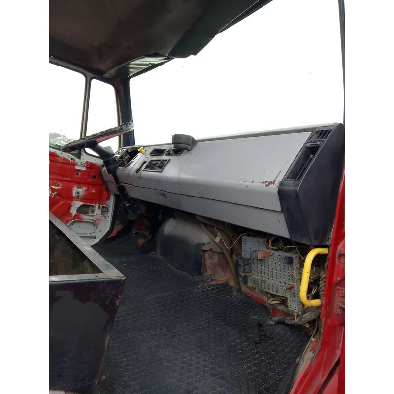 Cabina Freightliner Fl80 Fl70 Año 2003