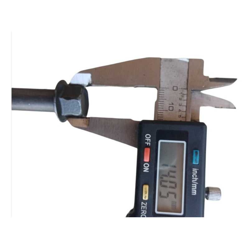 Tornillo Motor Kubota V2203 10cms