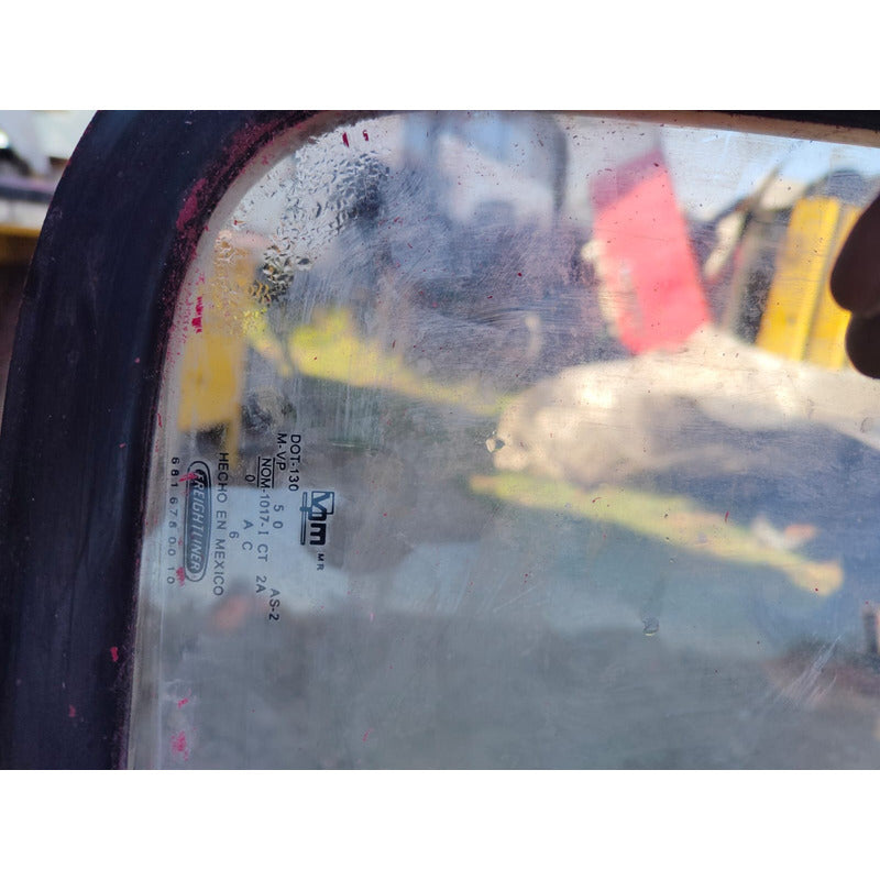 Medallon Cristal Trasero Goma Hule Cañuela Freightliner Fl70