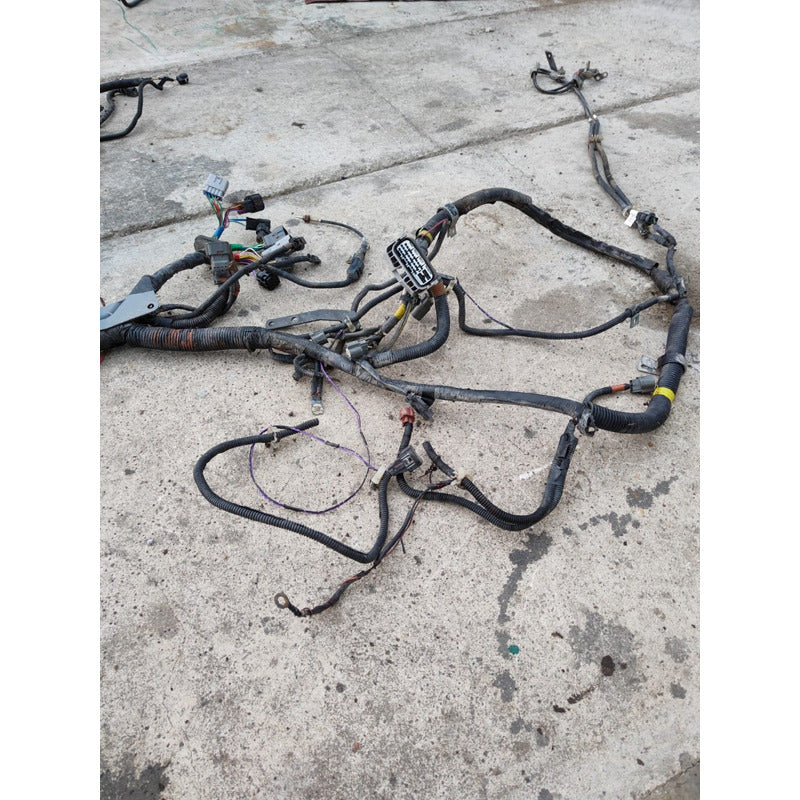 Caja Tablero Fusibles Arnes Sterling 360 Detalle