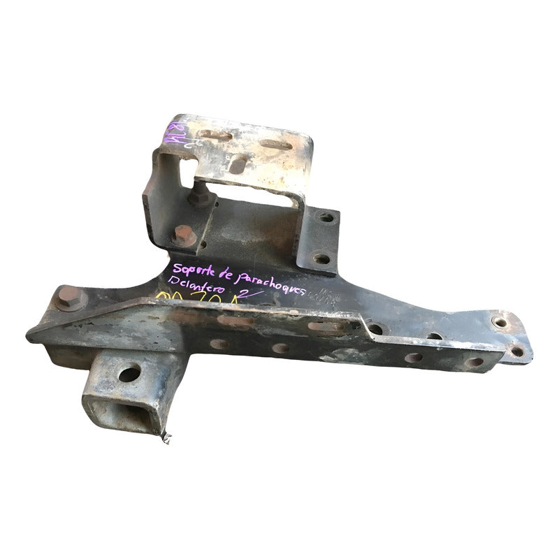 Soporte Jalon Tiron Defensa Parachoque Volvo Vnl Copiloto