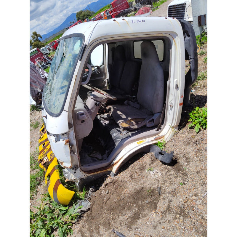 Cabina Toyota Hino 300 716 Año 2009