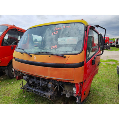 Cabina Hino 300 816 716
