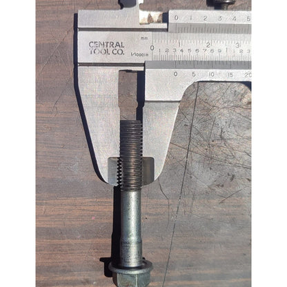 Perno Tornillo Enfriador Aceite Navistar Maxxforce 7.6l Inte