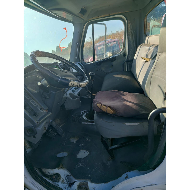 Cabina Cofre Freightliner M2 Año 2007