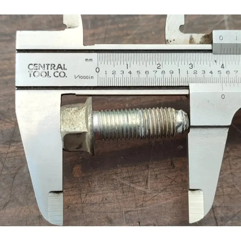 7 Tornillos Base Soporte Motor Isuzu 4jj1 Elf 300 200