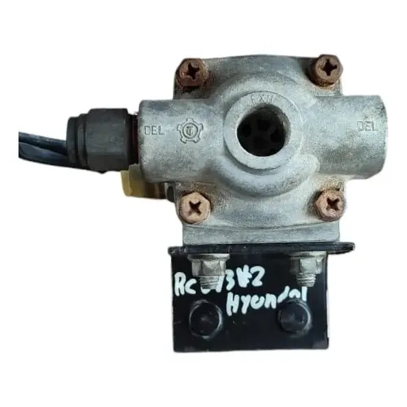 Valvula Repartidora Aire Frenos Conector Hyundai Hd120 Gris