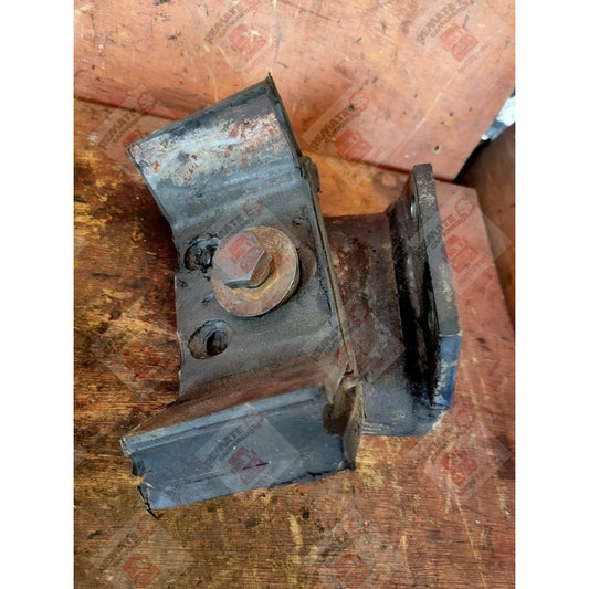 Soporte Coraza Motor Cummins Isb Freightliner Fl70 Par