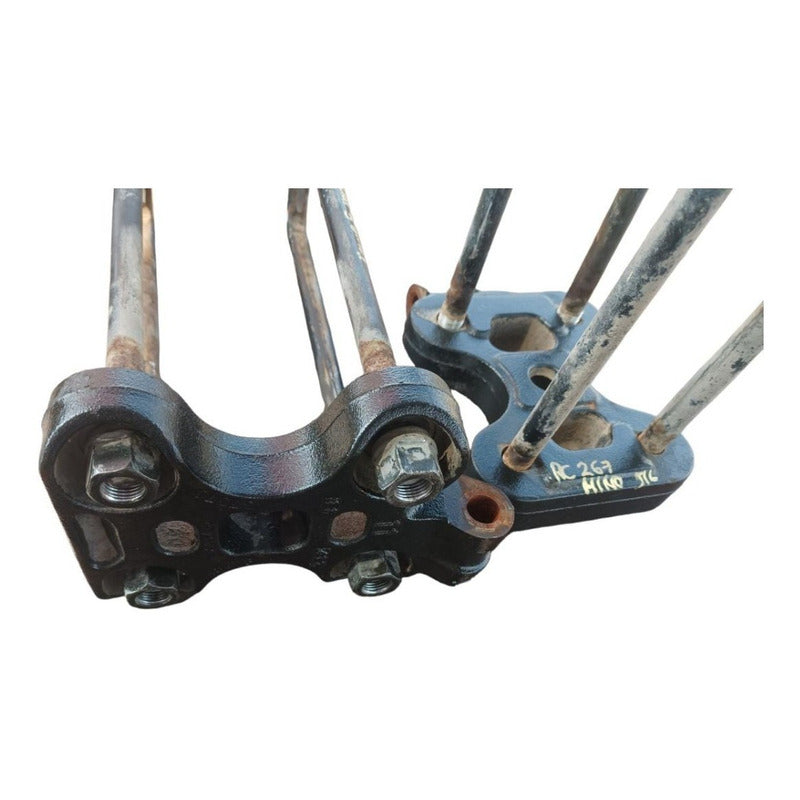 Soporte Base Abrazadera Chumacera Diferencial Muelles Hino