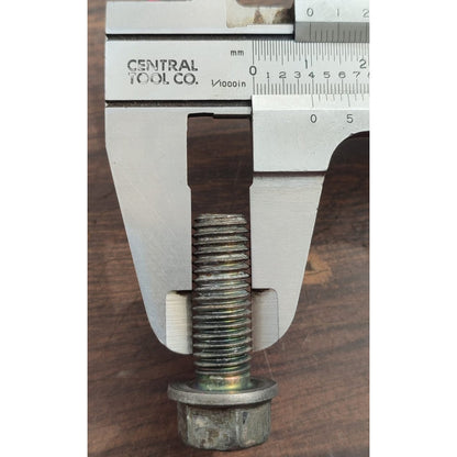 Tornillo Toma Agua Motor Hino 300 816 716 2 Pz