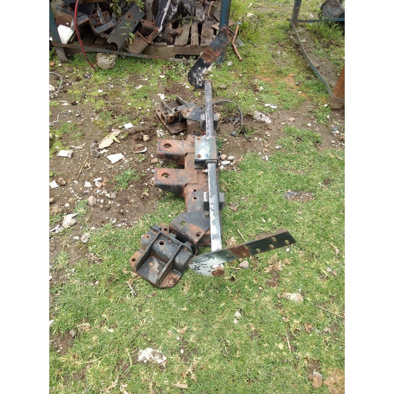 Soporte Delantero Volvo  Radiador Cofre