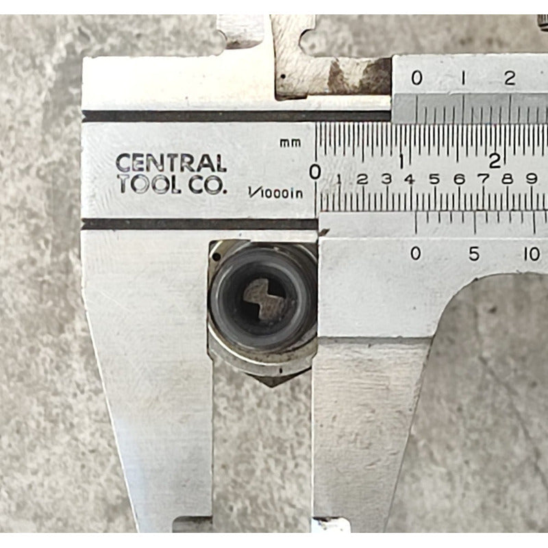 Inyector Motor Kubota V2203 Minicargador Bobcat