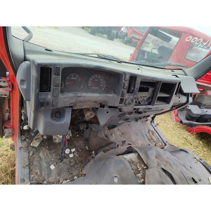 Cabina Isuzu Elf 300 Año 2010