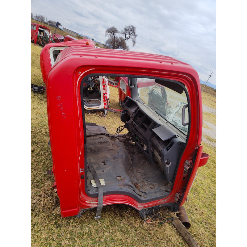 Cabina Isuzu Elf 300 Año 2010