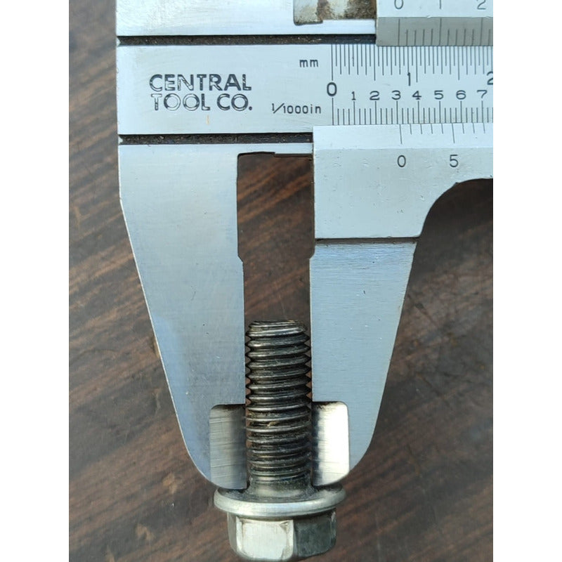 7 Tornillos Bomba Agua Hino 300 816 716
